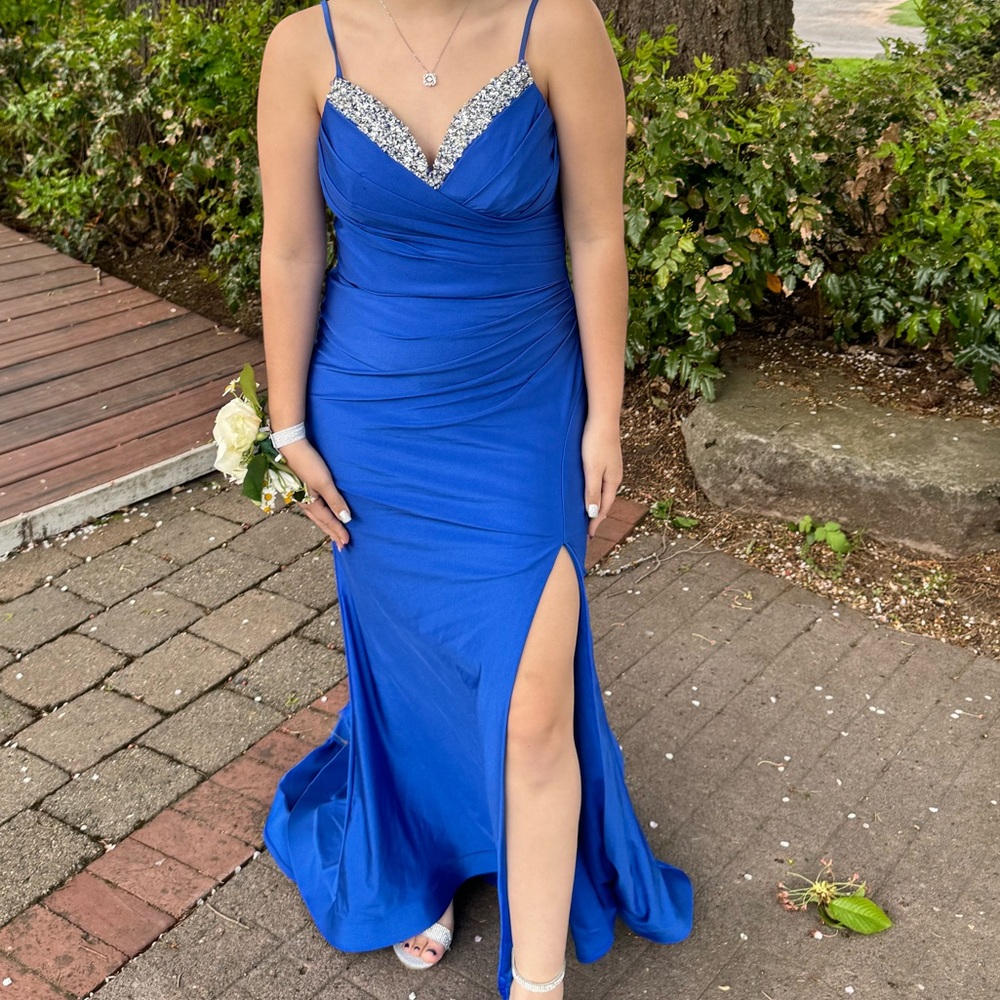 Blue ladivine by Cinderella davine prom dress. Size 4